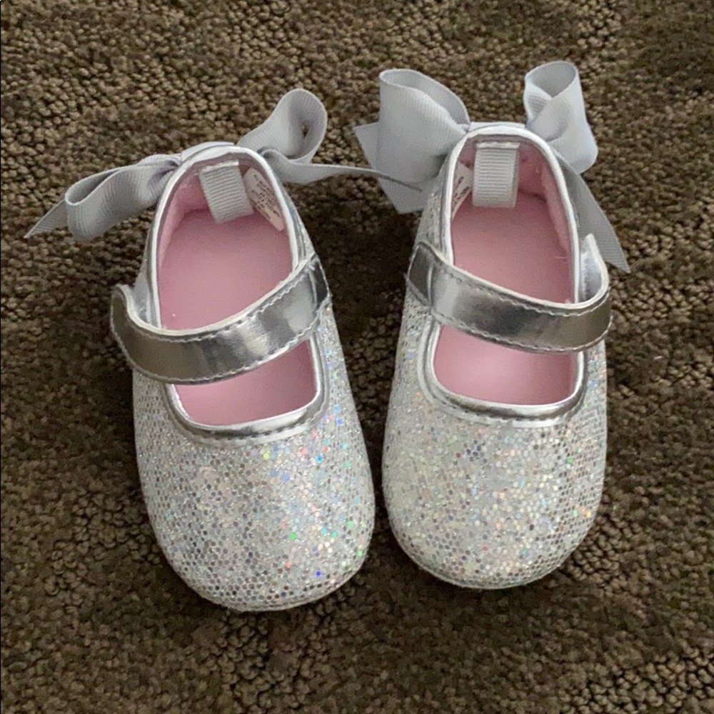 Baby girl PRE-WALKER shoes. Sparkly Silver shoes.